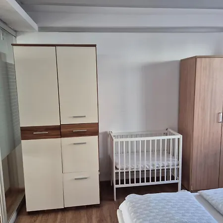 Apartment, 3375 Krummnussbaum An Der Donau